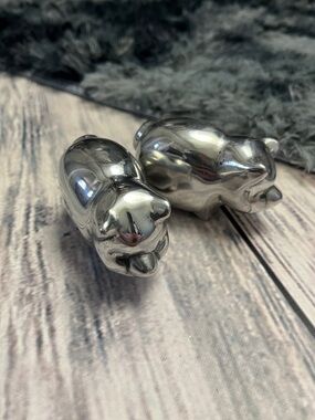 Hoselton Aluminum Pair of Pig Figurines